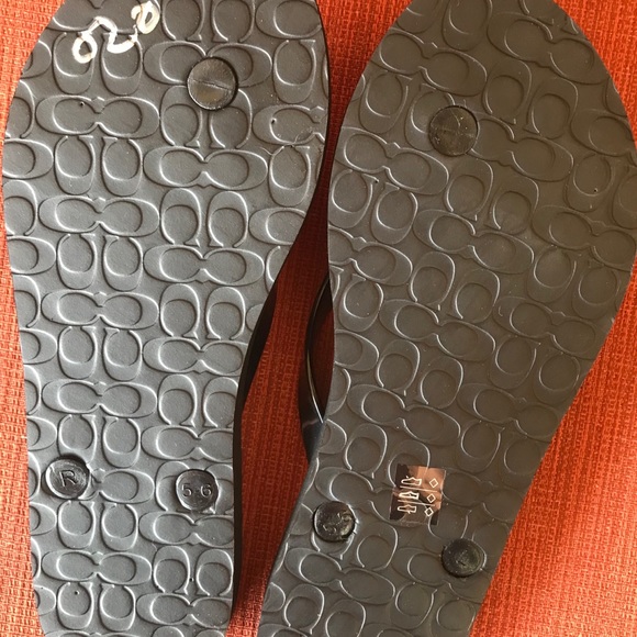 Coach Black Abbigail Flip Flops Size 6 - Picture 4 of 6